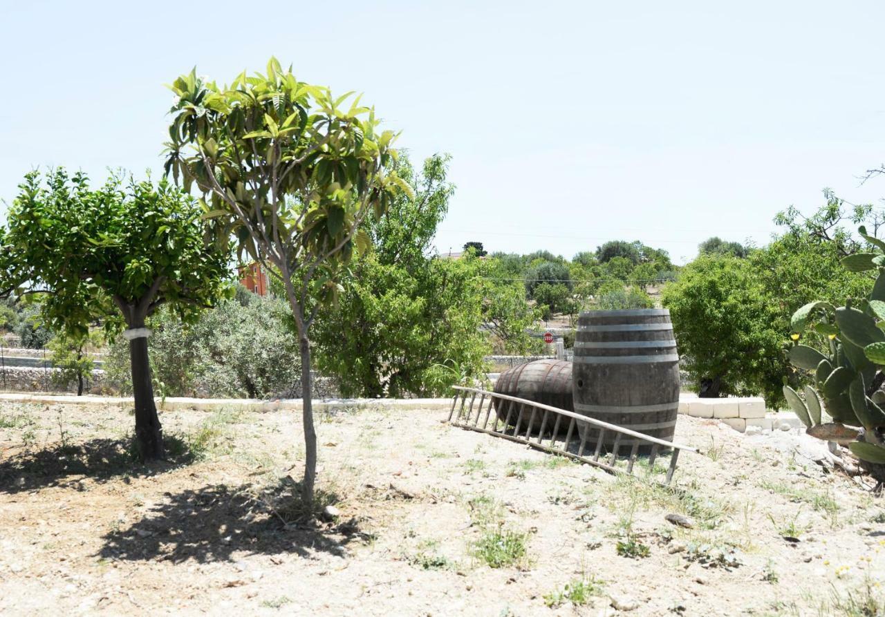 Jardinu Guest House Noto Bagian luar foto