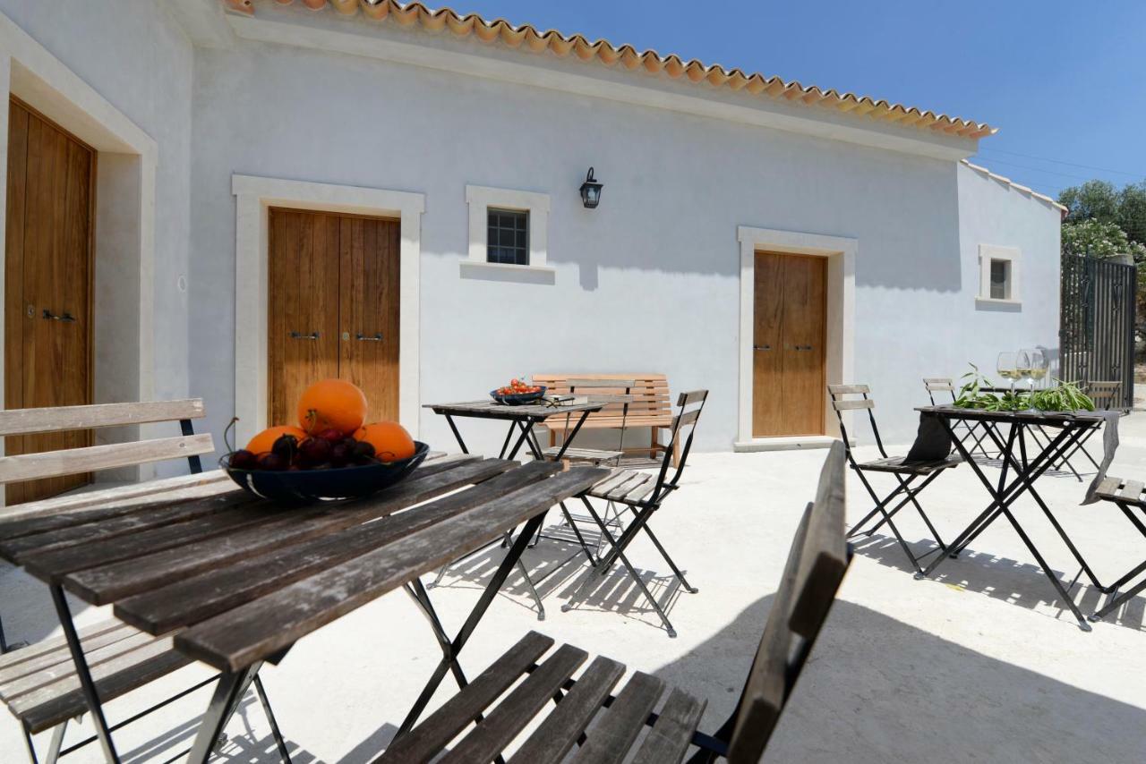 Jardinu Guest House Noto Bagian luar foto