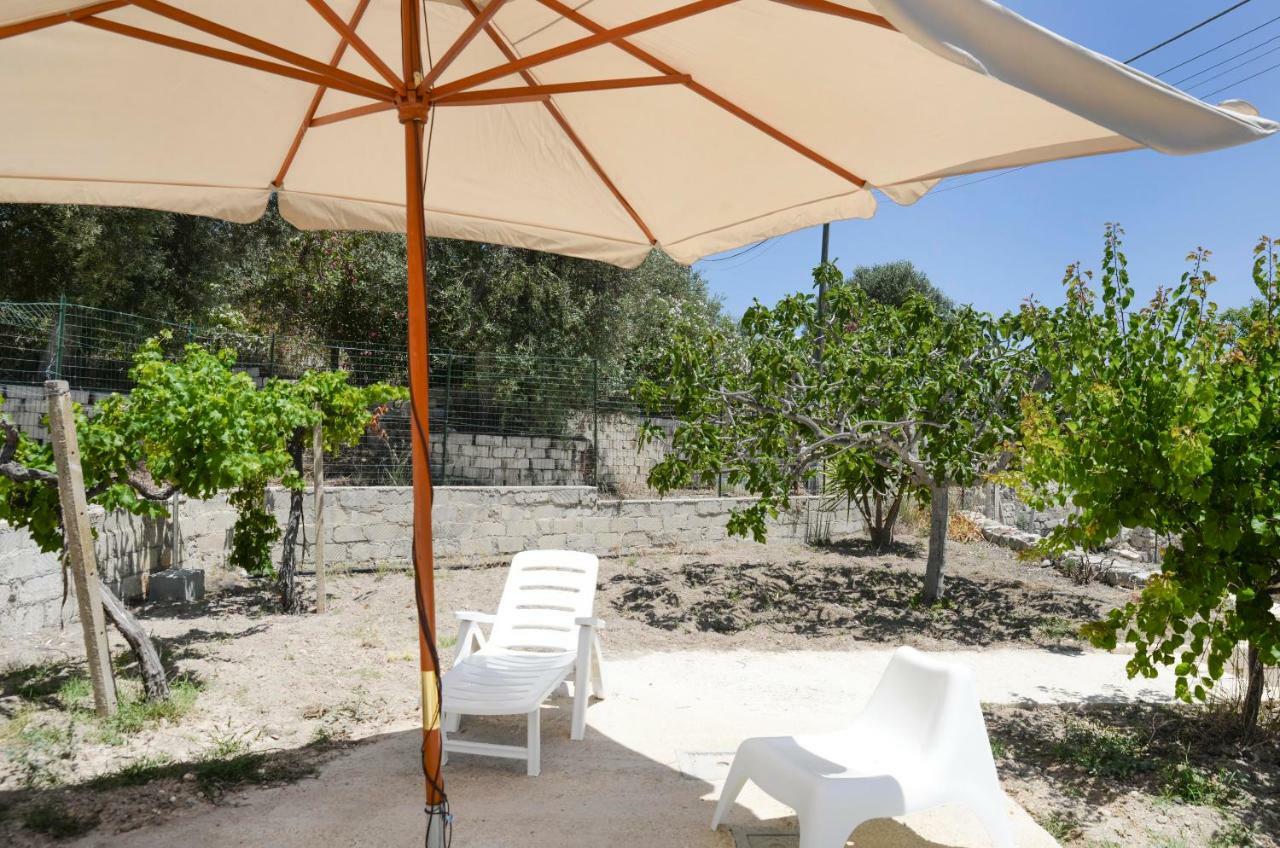 Jardinu Guest House Noto Bagian luar foto